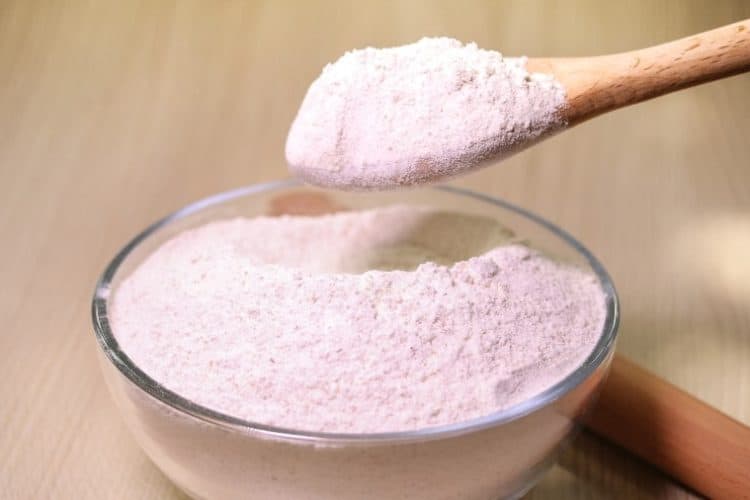 should-you-sift-flour-for-bread-here-s-why-you-might-want-to-food-to